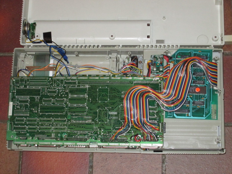 [Picture of the PPC innards, hard drive interface on the right]